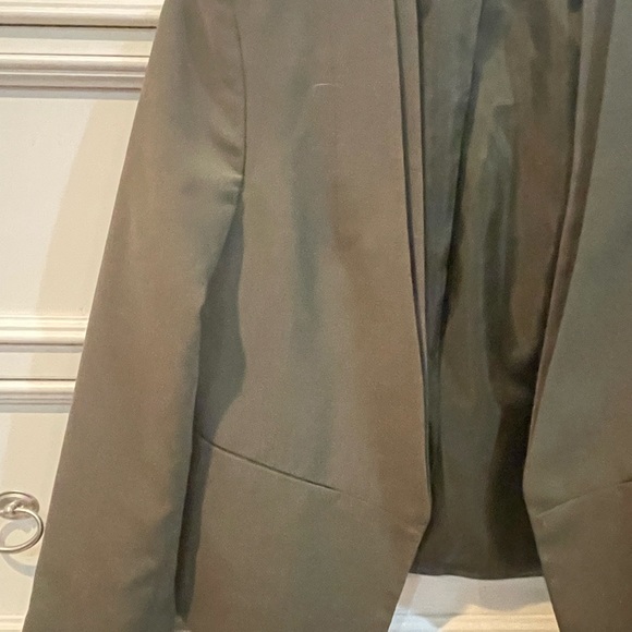 Nine West Olive-colored short waisted suit jacket, size 8. - Picture 3 of 4